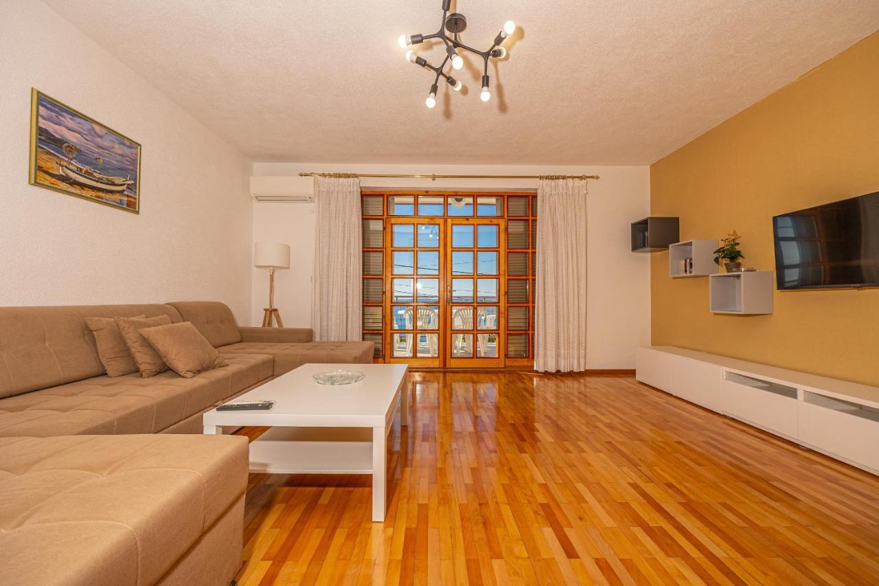 Apartments Francoise Crikvenica Exterior photo