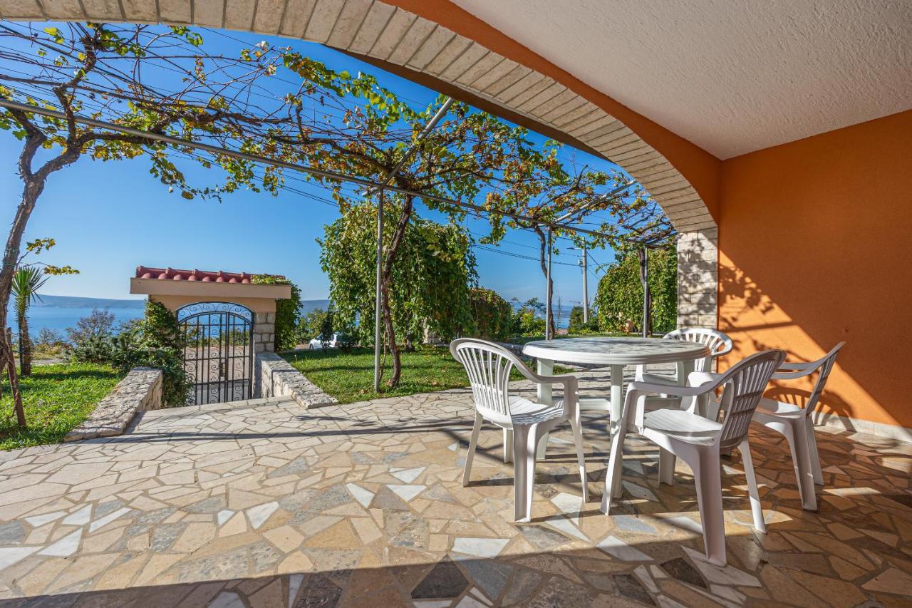 Apartments Francoise Crikvenica Exterior photo