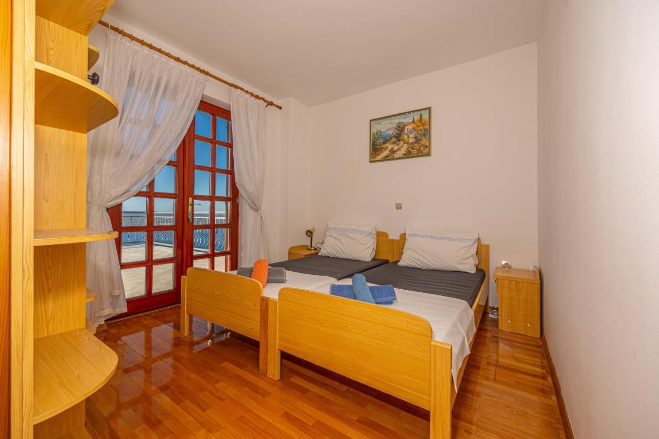 Apartments Francoise Crikvenica Exterior photo