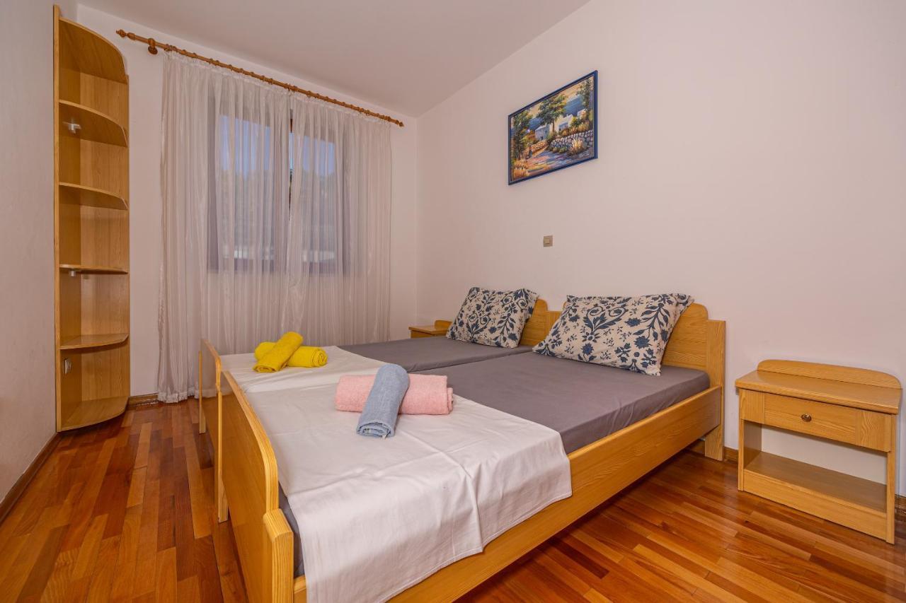 Apartments Francoise Crikvenica Exterior photo