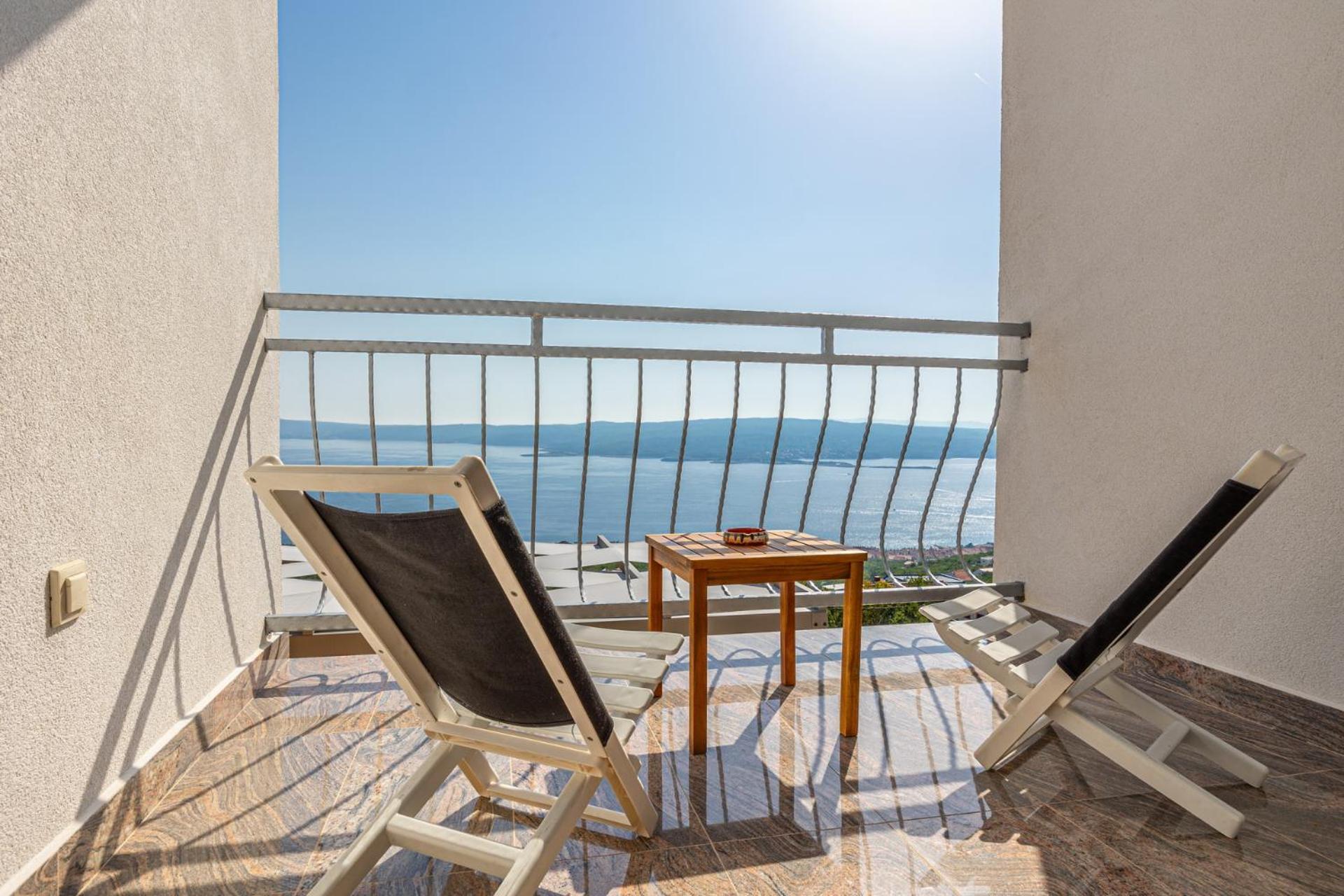 Apartments Francoise Crikvenica Exterior photo